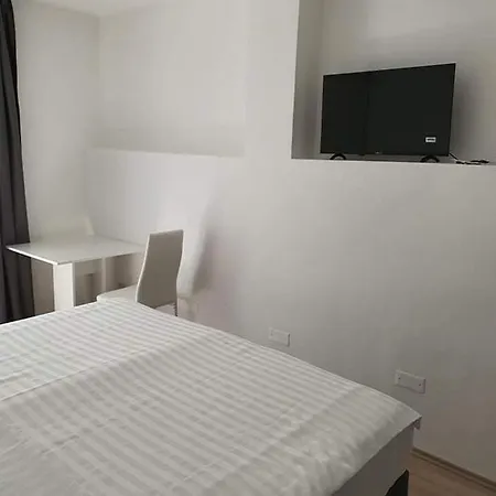 Aldi 3 Apartment Pula